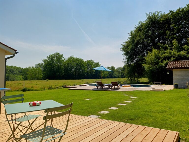 Jardin avec piscine